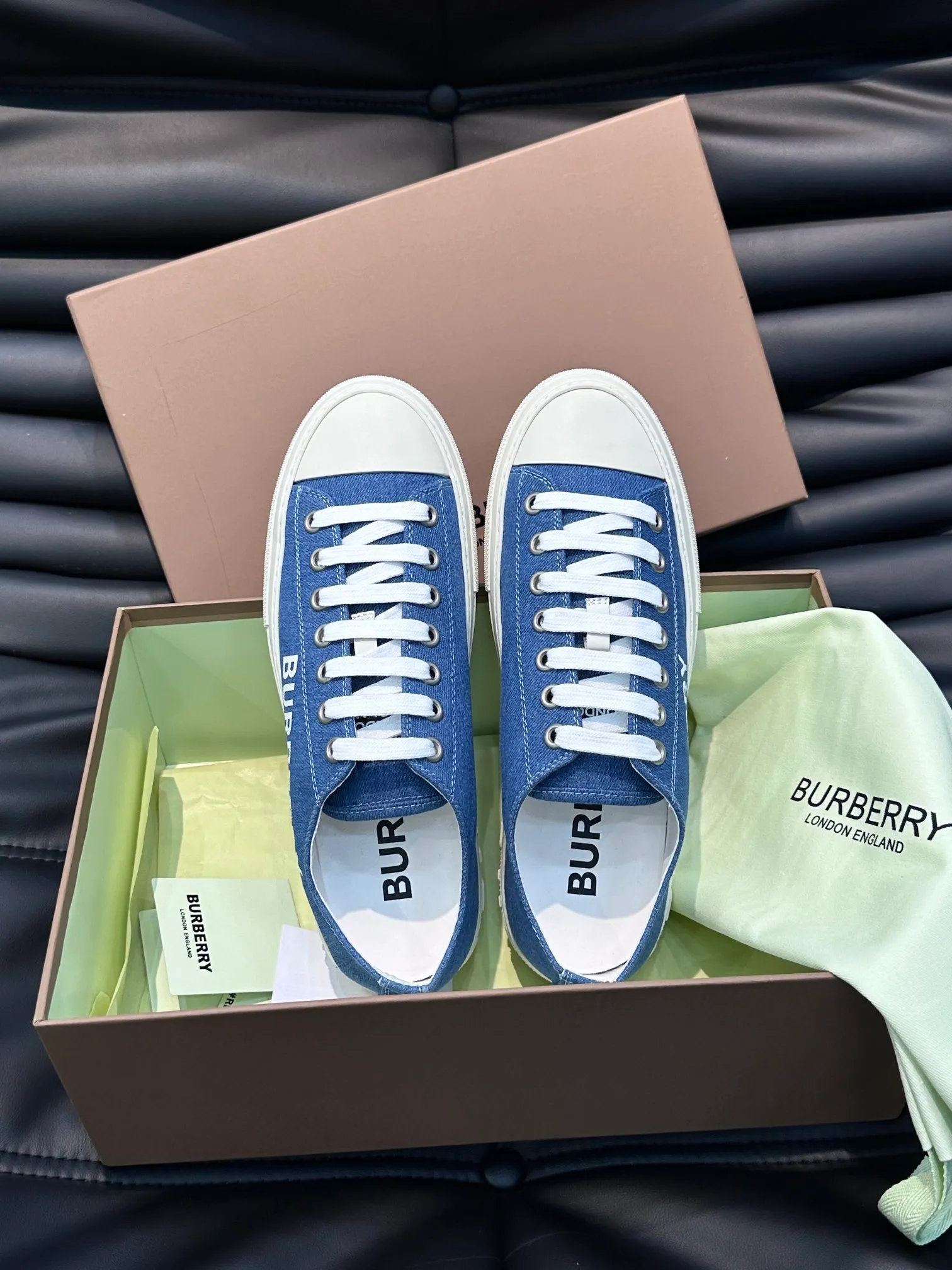 Men's shoes 💰p380 "BURBERR*" men's classic low-top sneakers, reinterpreted with Vintage retro plaid cotton material and decorated with a new brand logo. First-layer sheepskin lining, embossed Burberry lettering logo on the heel, T men's shoes 💰pU original outsole! Size: 38-44 (45 customized)